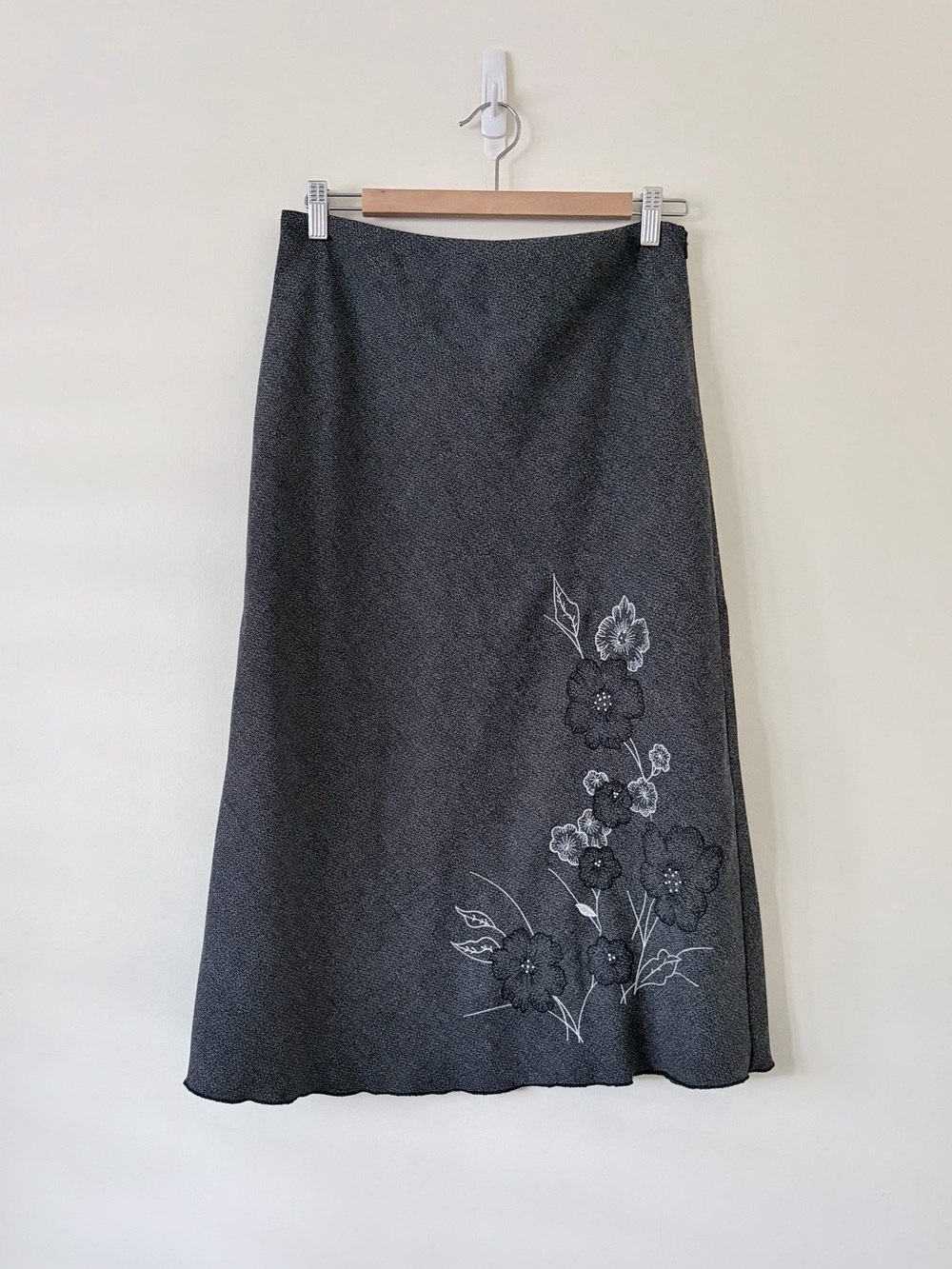 Y2K 90s AGB Byer California Charcoal Gray Floral Embroidered A-Line Skirt